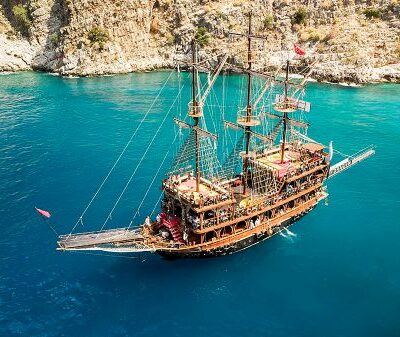 11Alanya Piratenschiff